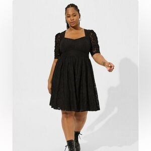 Torrid size 16 lace skate dress nwt